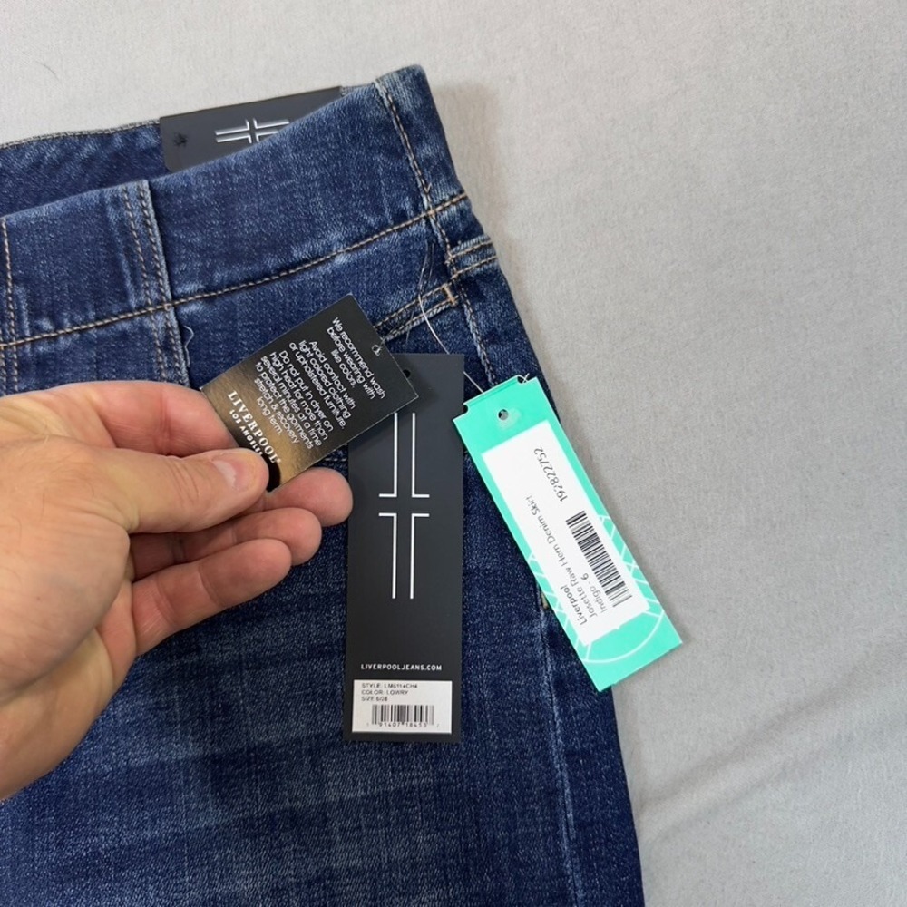Liverpool Jeans Skirt 6 , 28 Cat Eye Pull On Dark Wash Denim raw hem NEW - Picture 6 of 16